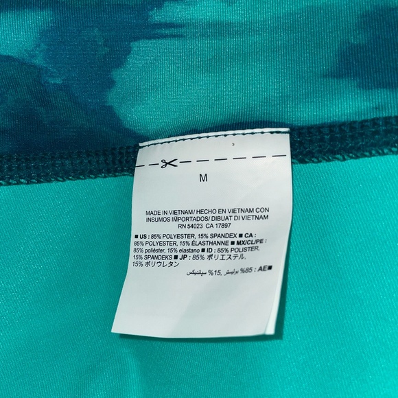 Old Navy Go Dry Active Short - Picture 3 of 4